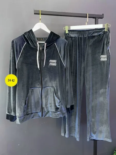 Костюм женский из ткани Вилюр — фото 9
