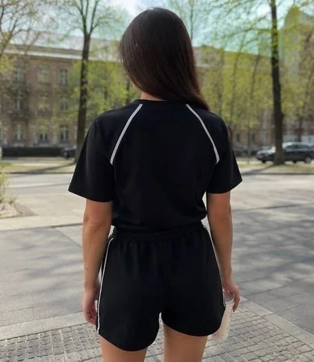 Кастюм двойка, спортивный костюм с шортами и футболкой — фото 3