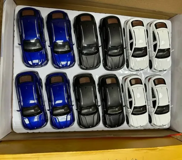 Металлическая игрушечная машина BMW X6 с функцией открытия дверей — фото 19
