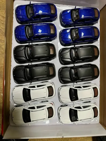 Металлическая игрушечная машина BMW X6 с функцией открытия дверей — фото 25