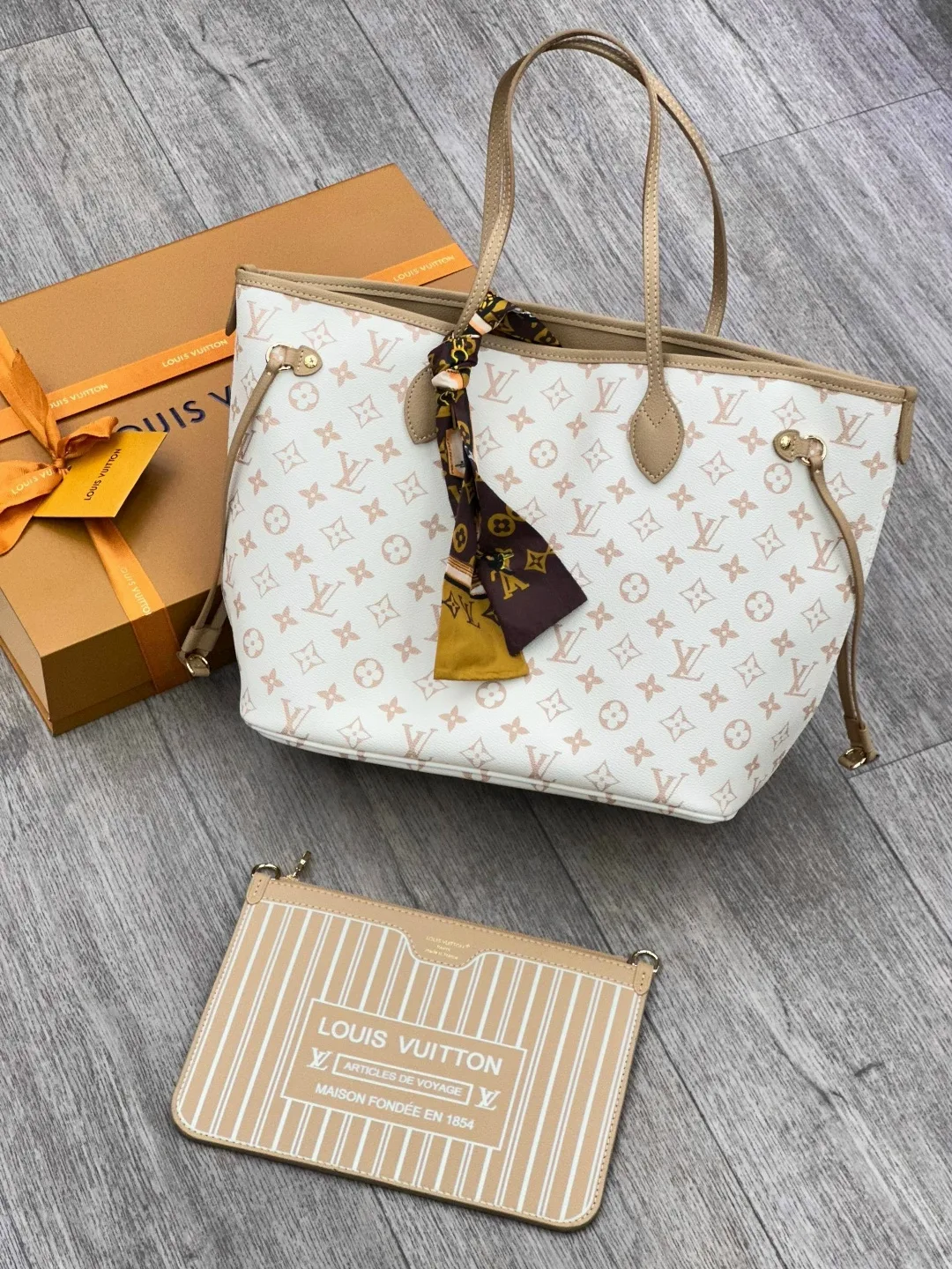 LOUISVUITTON, сумка из канвы и натуральной кожи — фото 1
