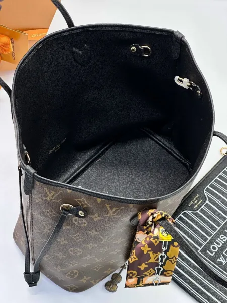 LOUISVUITTON, сумка из канвы и натуральной кожи — фото 16
