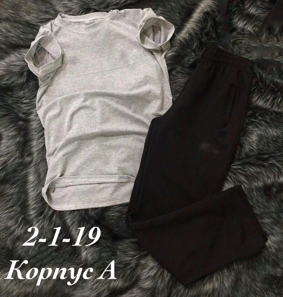 Костюм футболкой из качественного хлопка — фото 3