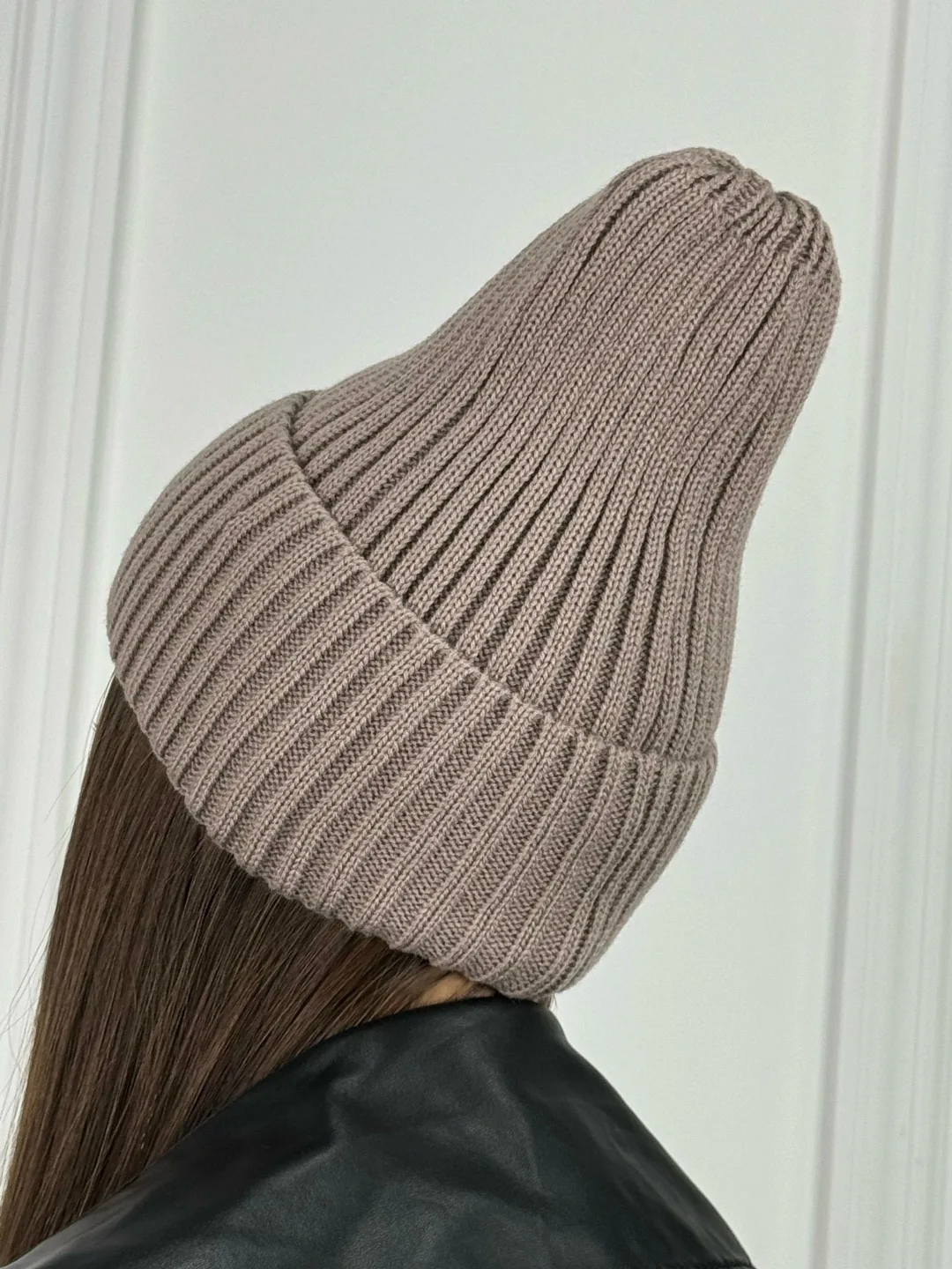 Женская шапка бини из смесовой ткани шерсть и акрил — фото 2