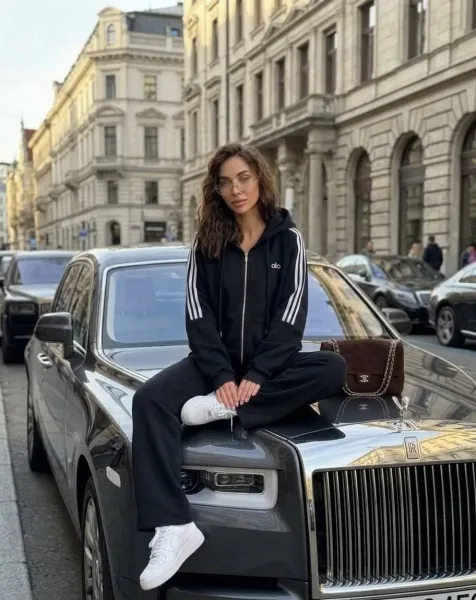 Новый костюм Adidas с начесом и часами — фото 30