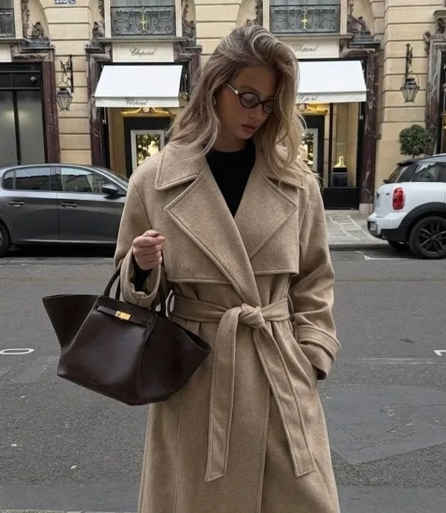Пальто макси из мягкого кашемира - та самая вещь, которая моментально делает образ собранным, элегантным и дорогим — фото 8