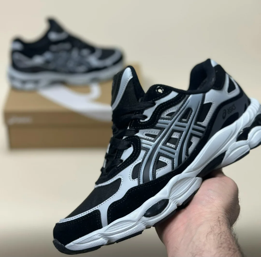 Демисезонные и зимние кроссовки Asics с термоизоляцией обеспечивают комфорт и защиту при температуре до -21 °C — фото 1