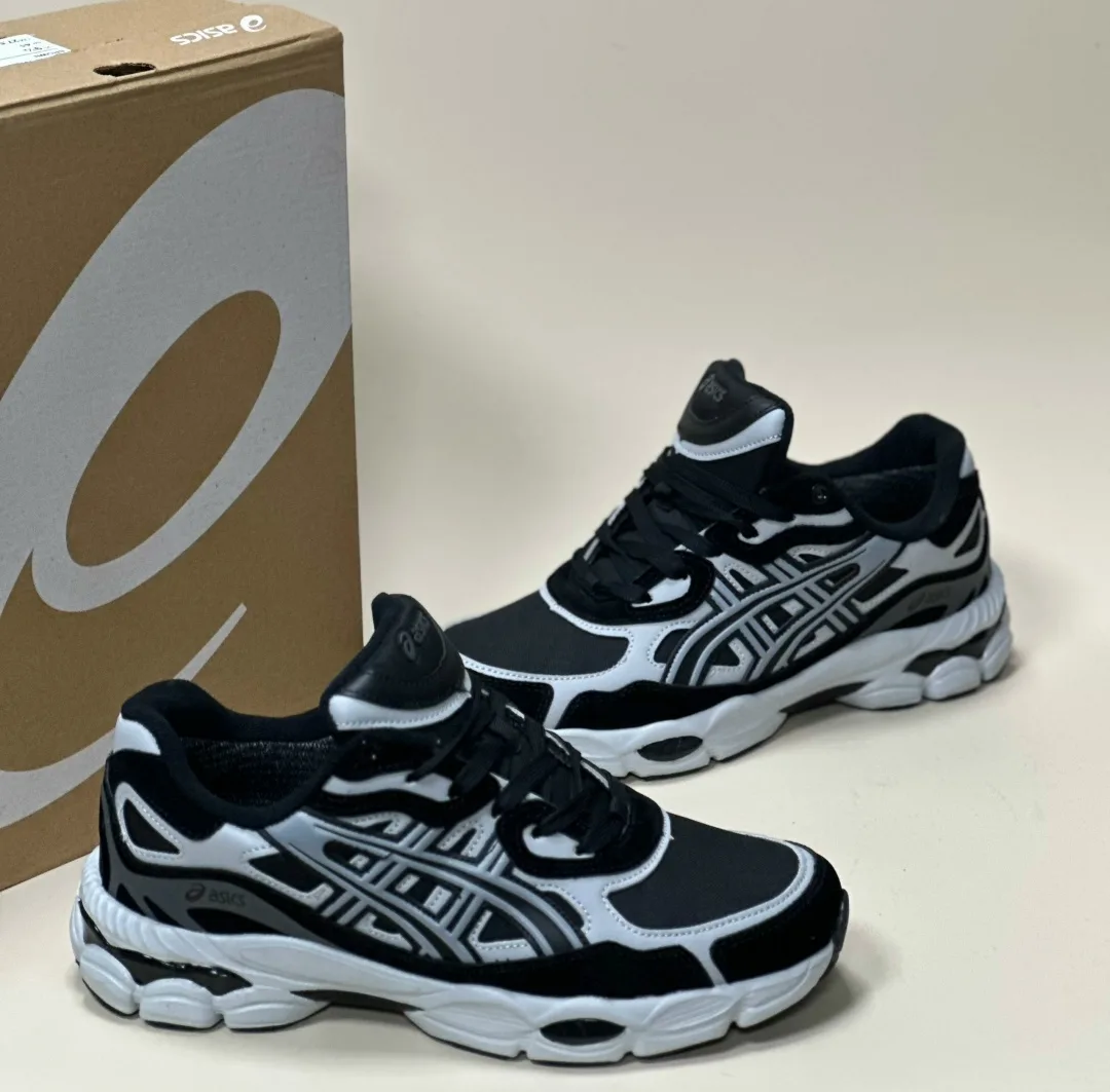 Демисезонные и зимние кроссовки Asics с термоизоляцией обеспечивают комфорт и защиту при температуре до -21 °C — фото 8