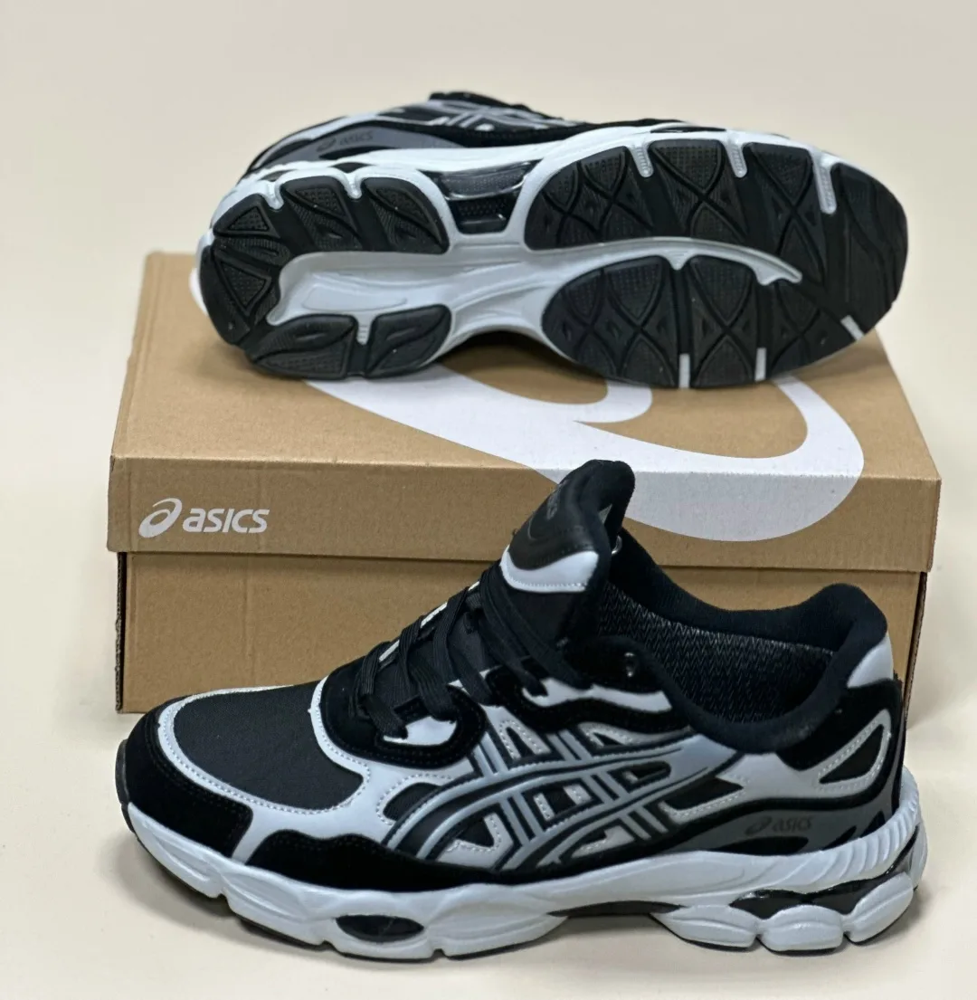 Демисезонные и зимние кроссовки Asics с термоизоляцией обеспечивают комфорт и защиту при температуре до -21 °C — фото 1