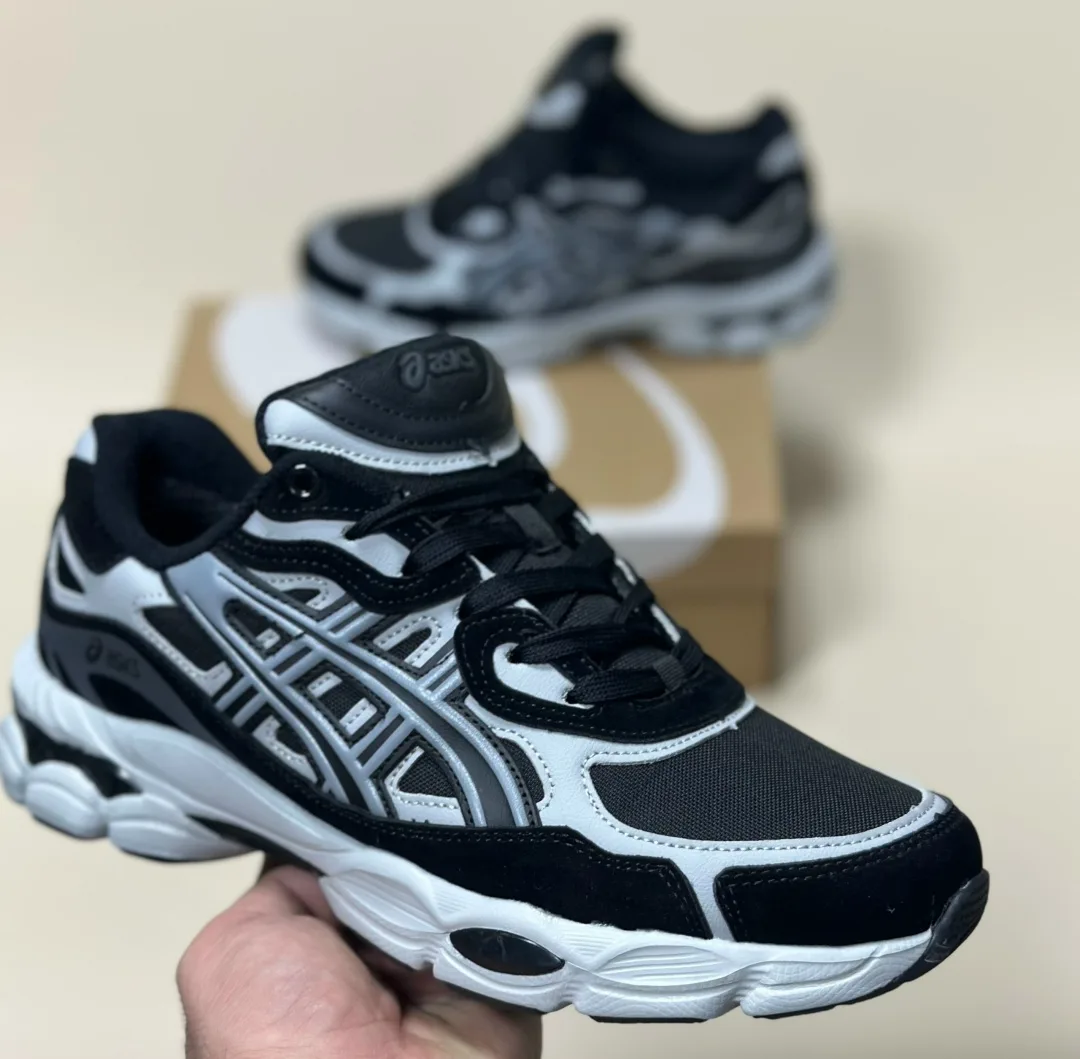 Демисезонные и зимние кроссовки Asics с термоизоляцией обеспечивают комфорт и защиту при температуре до -21 °C — фото 2