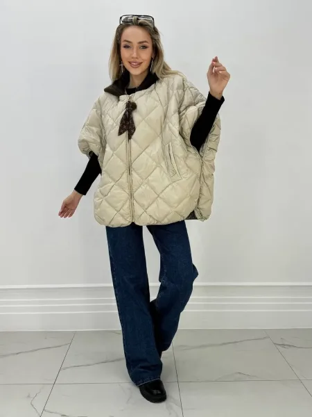 Универсальный жилет oversize с мягким трикотажным капюшоном — фото 1