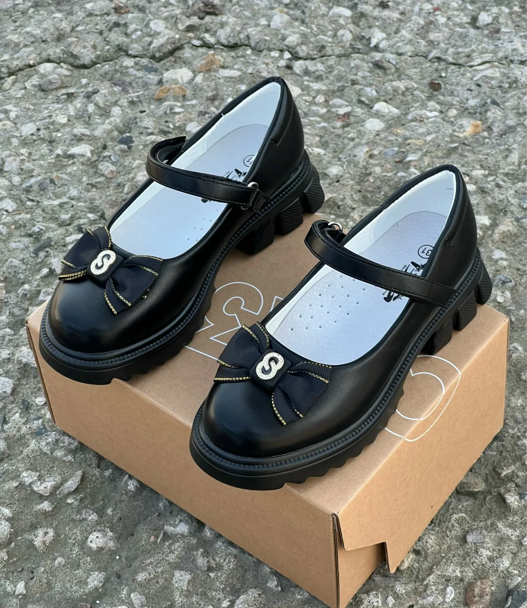 Школьные демисезонные туфли из эко-кожи с бантом, на мягкой подошве — фото 3