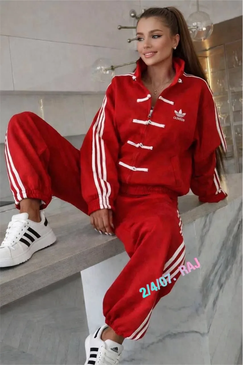 Костюм Adidas из ткани трёхнитка с вышивкой логотипа — фото 1