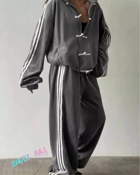 Костюм Adidas из ткани трёхнитка с вышивкой логотипа — фото 37