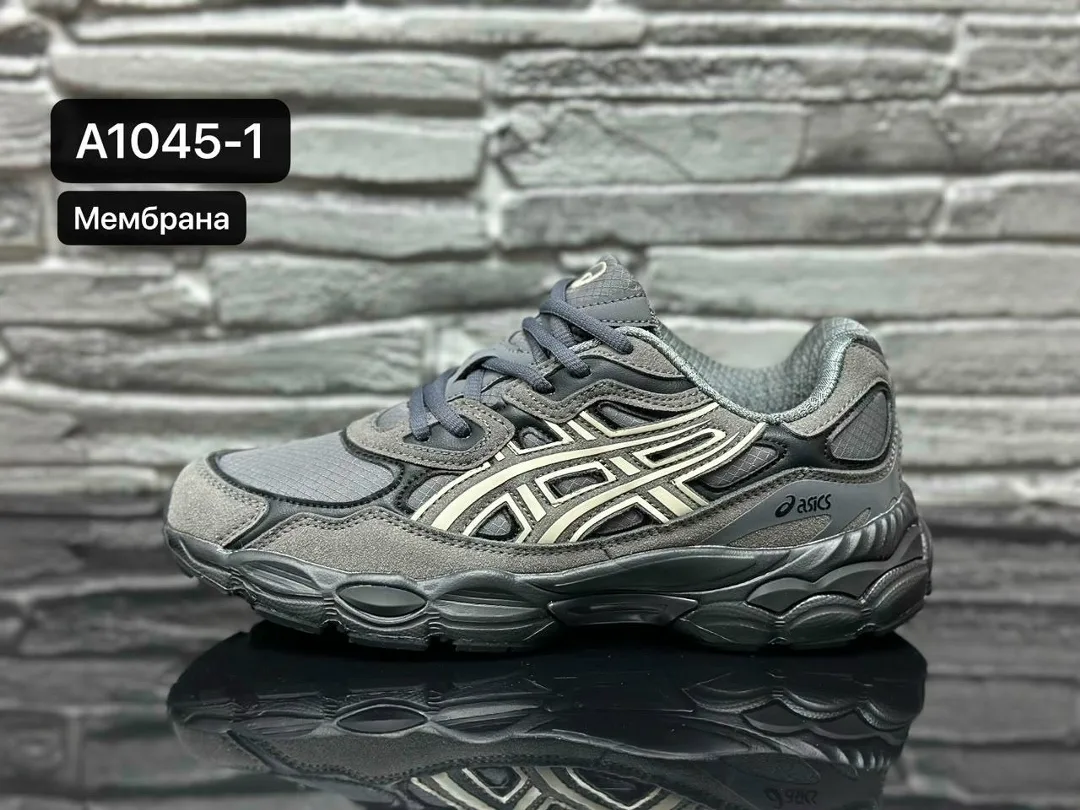 ASICS кроссовки — фото 1