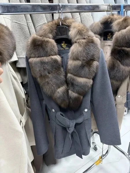 Длинная шуба из натурального меха — фото 2