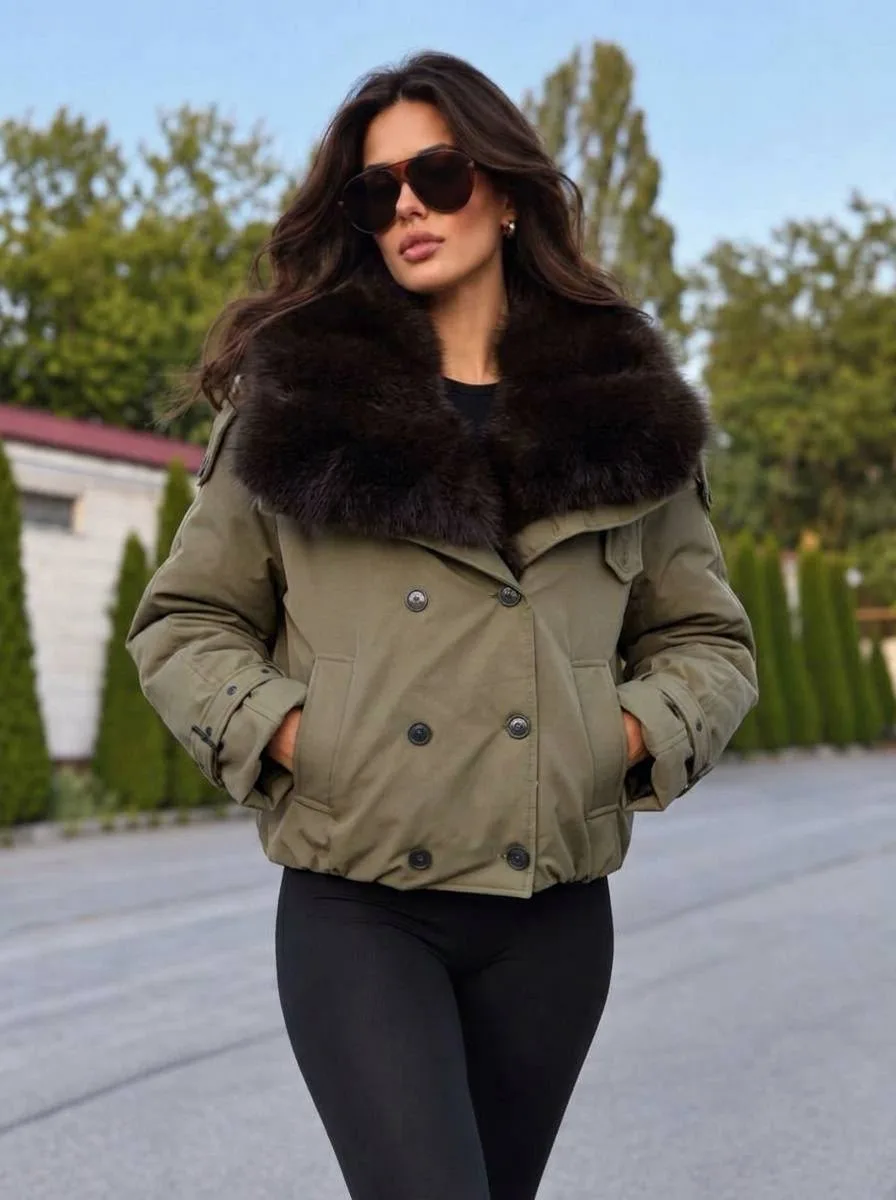 Спортивная куртка оверсайз с меховым воротником — фото 22