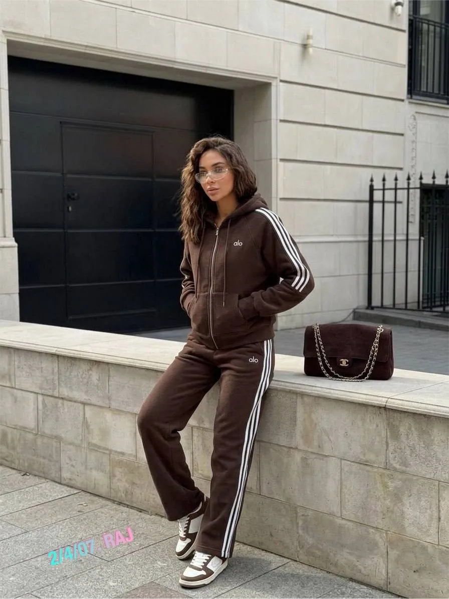 Новый костюм Adidas с начесом и часами — фото 5