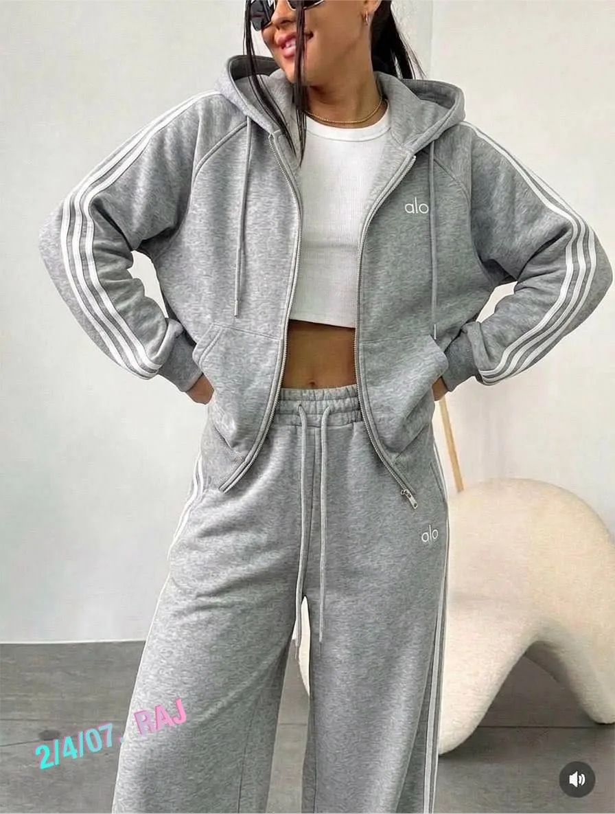 Новый костюм Adidas с начесом и часами — фото 7