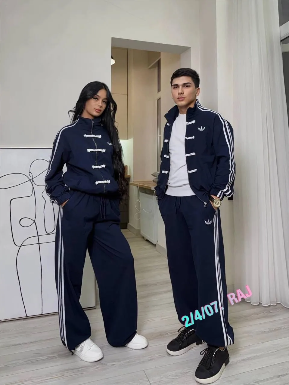 Костюм Adidas из ткани трёхнитка с вышивкой логотипа — фото 4