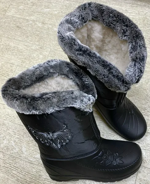 Женские кроссовки, материал и подошва хорошего качества — фото 8