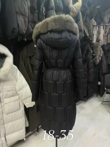 Зимняя куртка с натуральным мехом лисички — фото 4