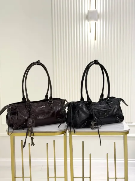 Сумка BALENCIAGA из экокожи люкс — фото 17