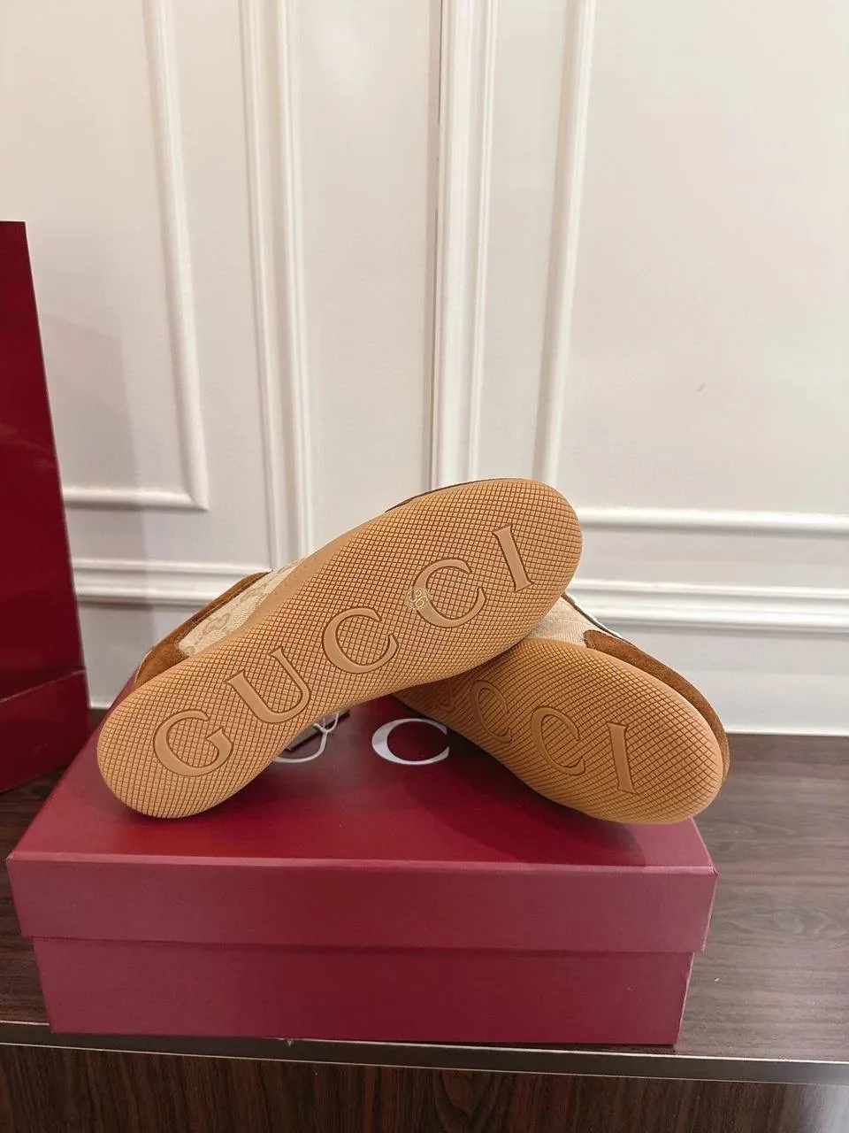 Низкопрофильные городские кеды Gucci Shift из замши и текстиля — фото 8