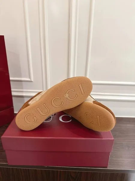 Низкопрофильные городские кеды Gucci Shift из замши и текстиля — фото 8