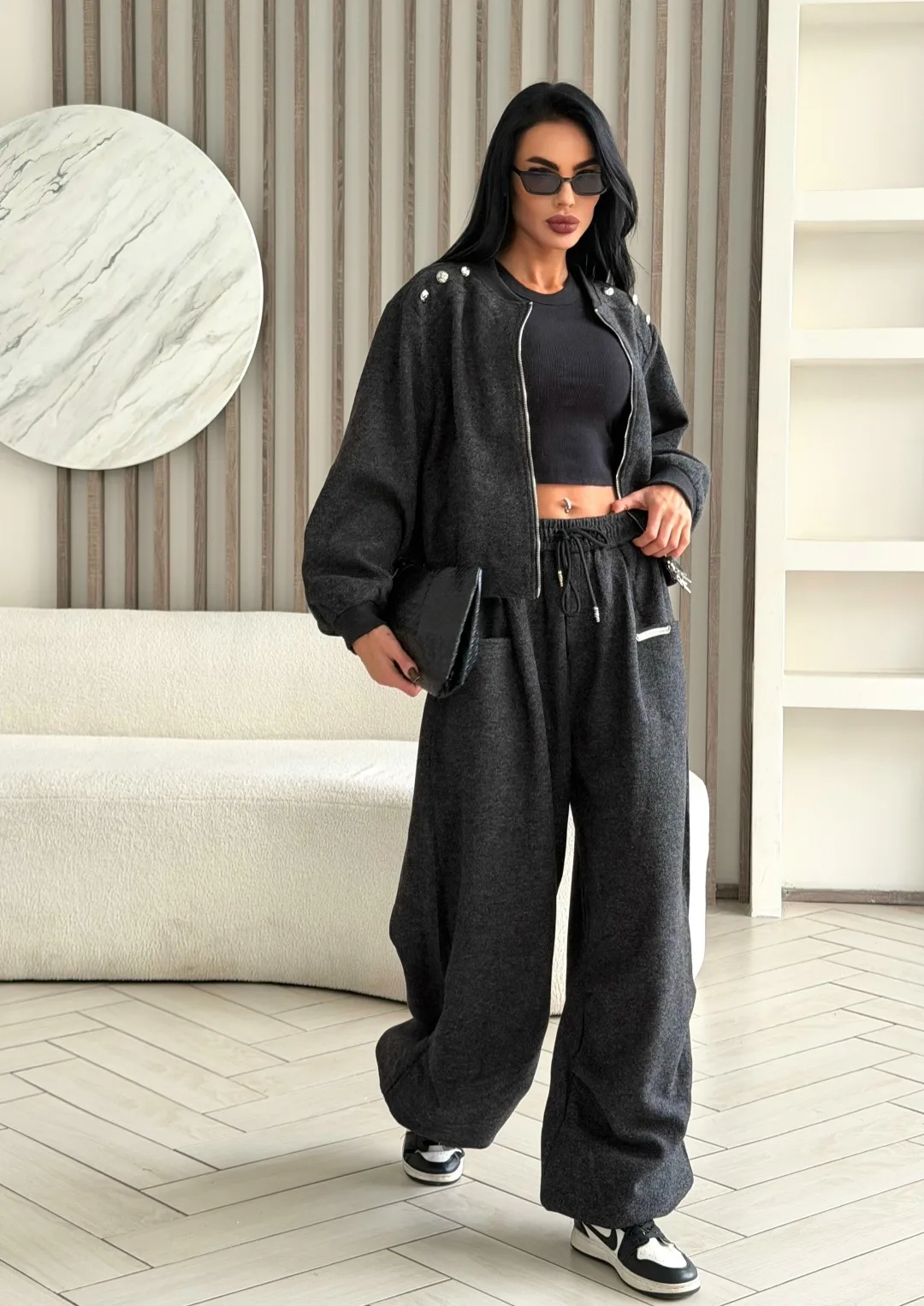 Костюм-двойка Chrome Hearts — идеальное воплощение стиля casual chic, сочетающее в себе расслабленный комфорт и утонченн — фото 1