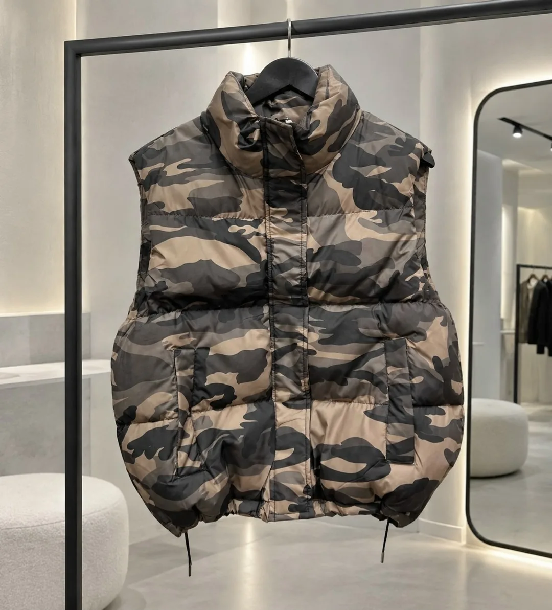 Камуфляжный жилет в эстетике military street style - сочетание функциональности, комфорта и актуального дизайна — фото 4