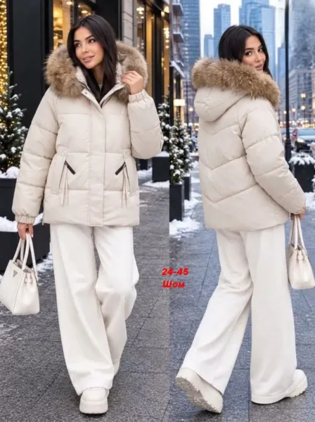 Куртка женская удлинённая с капюшоном и меховой отделкой — фото 8