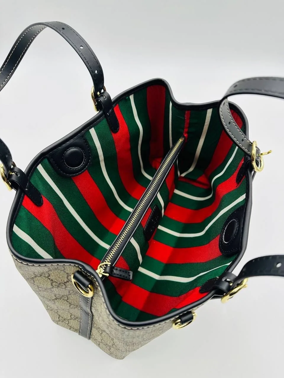 Gucci Сумка выполнена из натуральной канве и кожи — фото 6