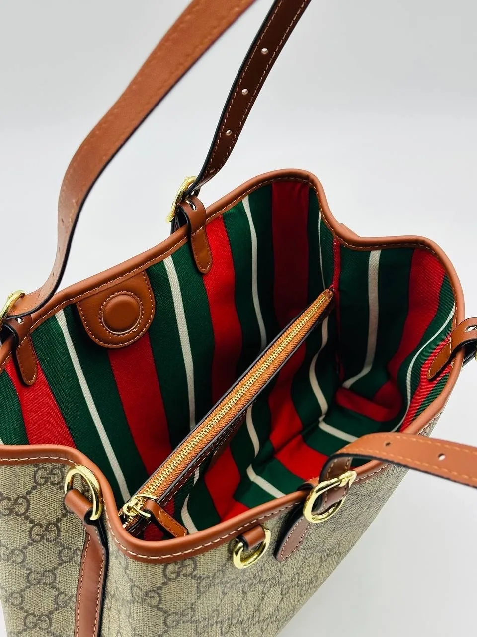 Gucci Сумка выполнена из натуральной канве и кожи — фото 9