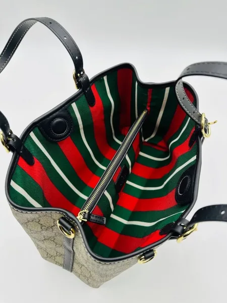 Gucci Сумка выполнена из натуральной канве и кожи — фото 6