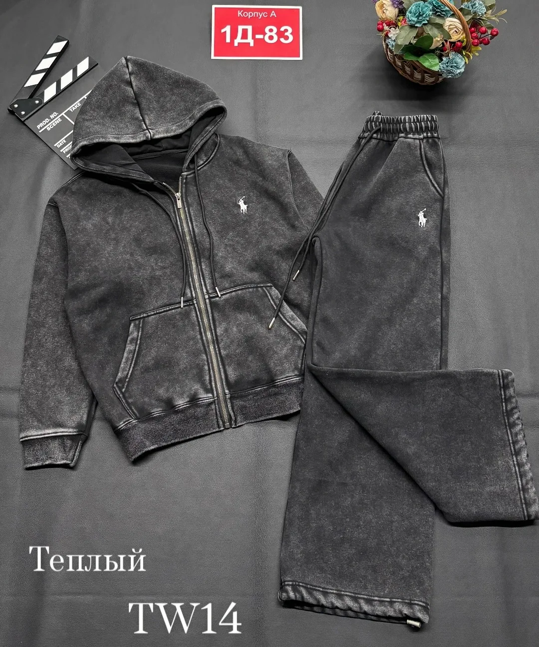 Теплый спортивный костюм изнутри с флисом, подходит для повседневной носки — фото 2