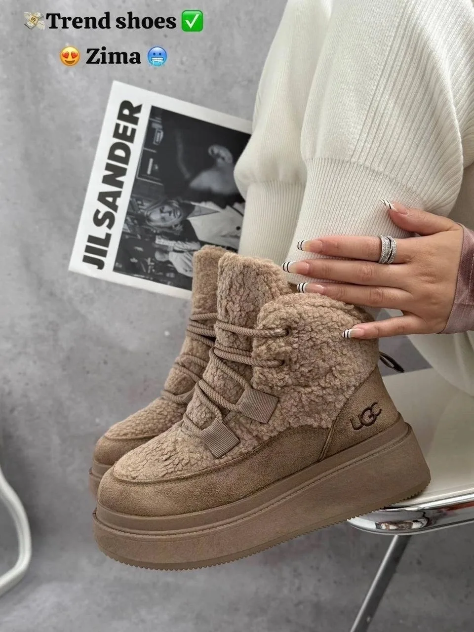 Зимние ботинки UGG на платформе из натуральной замши — фото 16