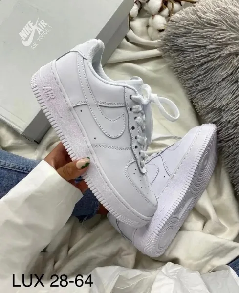 Кроссовки женские Nike Air Force — фото 1