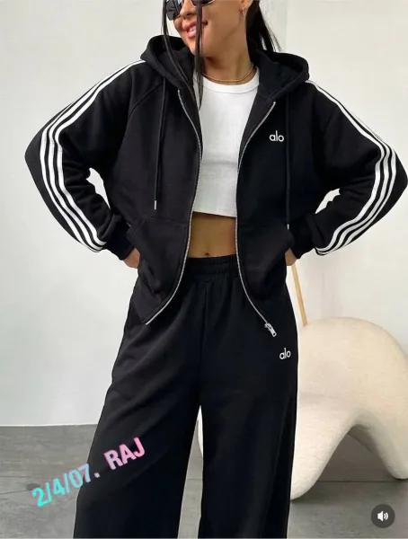 Костюм Adidas с начесом для комфортной носки в прохладную погоду — фото 3