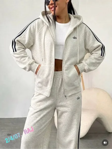 Костюм Adidas с начесом для комфортной носки в прохладную погоду — фото 24