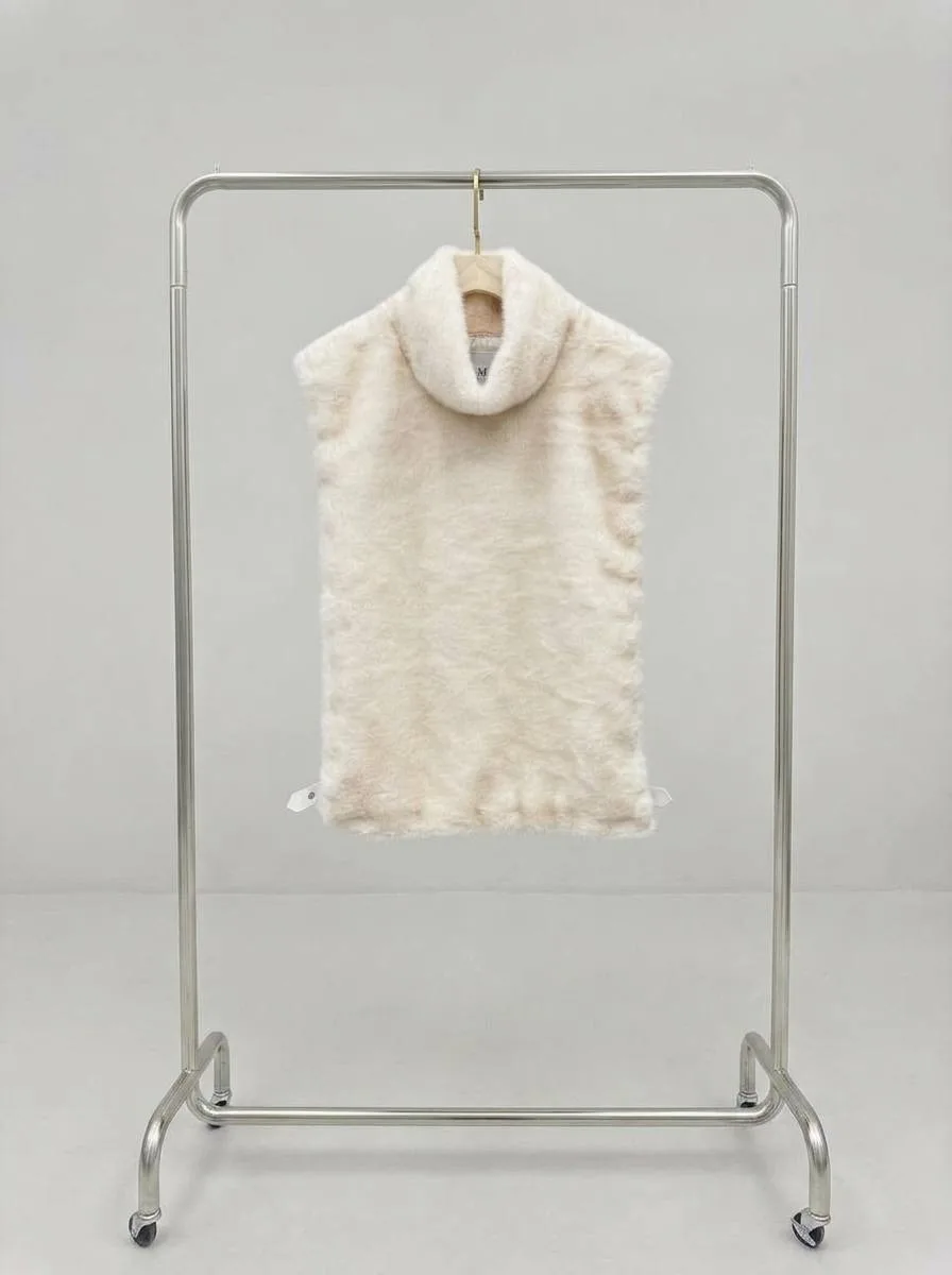 Нереально крутые и мягкие манишки MAX MARA из эко меха под норку — фото 5