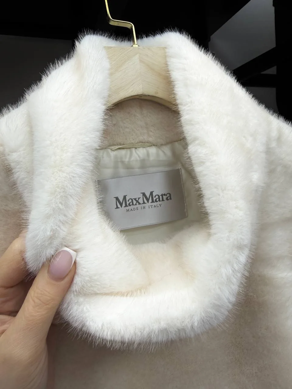 Нереально крутые и мягкие манишки MAX MARA из эко меха под норку — фото 7