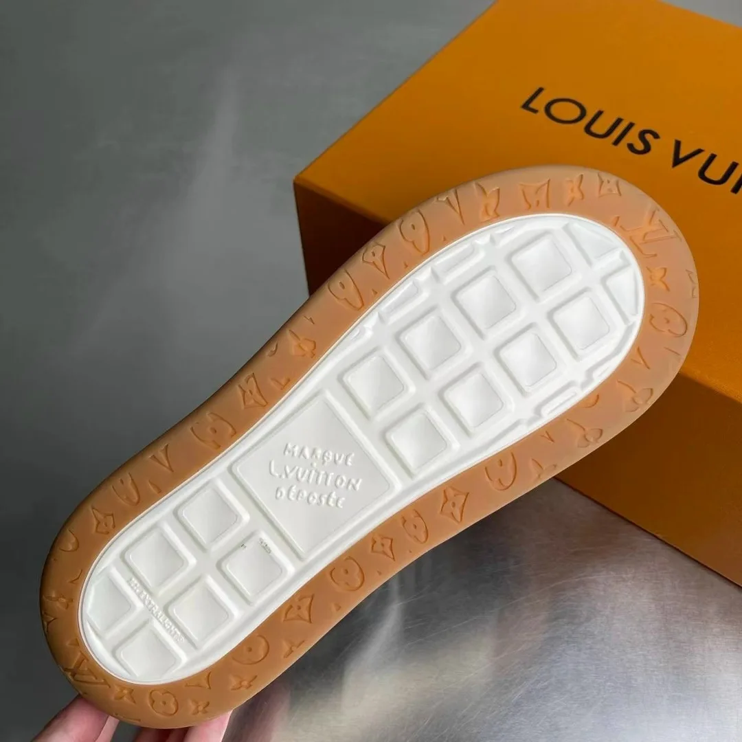 Кроссовки мужские Louis Vuitton Tilted с чёрным верхом — фото 6