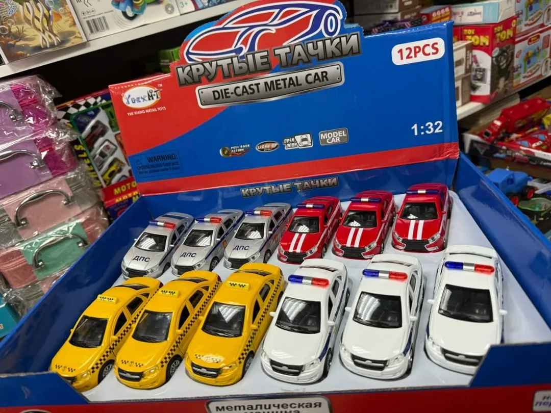 Металлическая игрушечная машина с музыкальным механизмом — фото 1