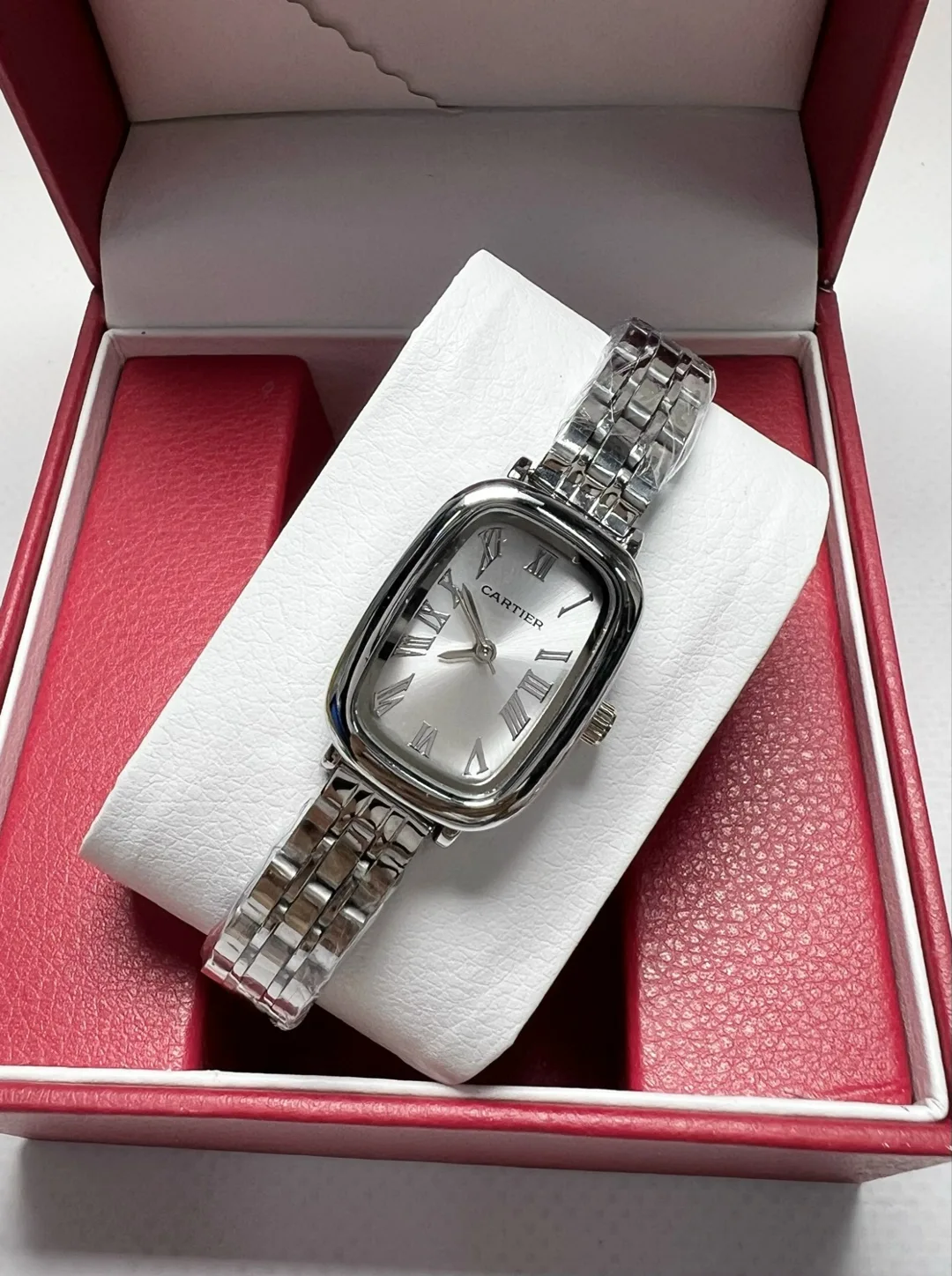 Часы женские CARTIER — фото 9