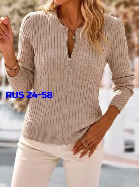 Женский трикотажный кардиган в рубчик на молнии — фото 1