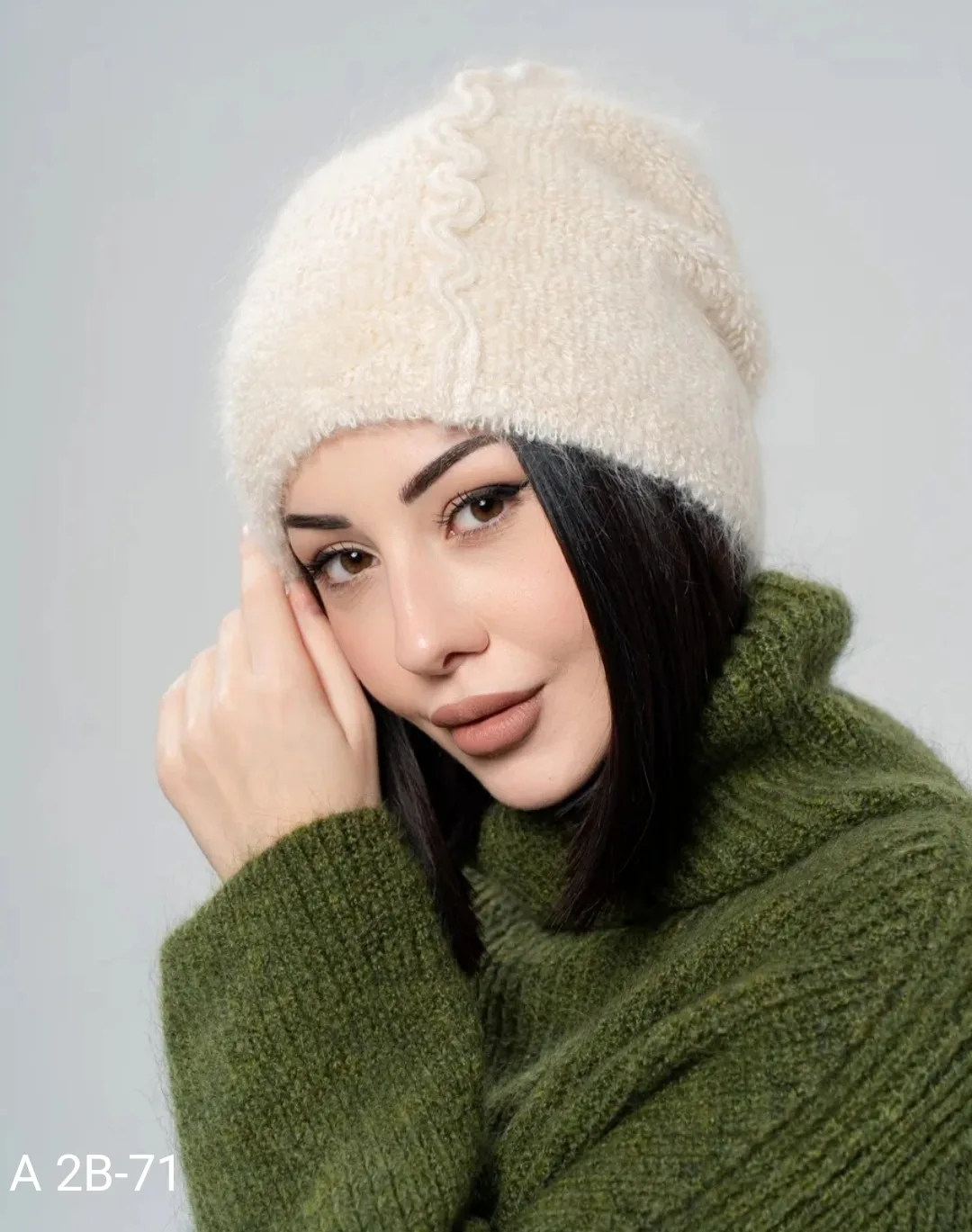 Теплая шапка из флиса с отворотом для защиты от холода — фото 6