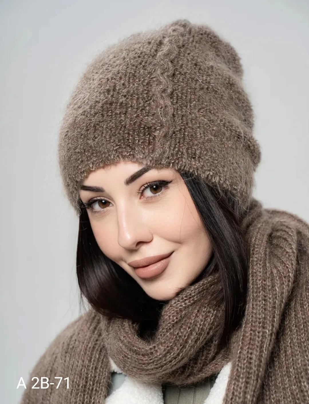 Теплая шапка из флиса с отворотом для защиты от холода — фото 7