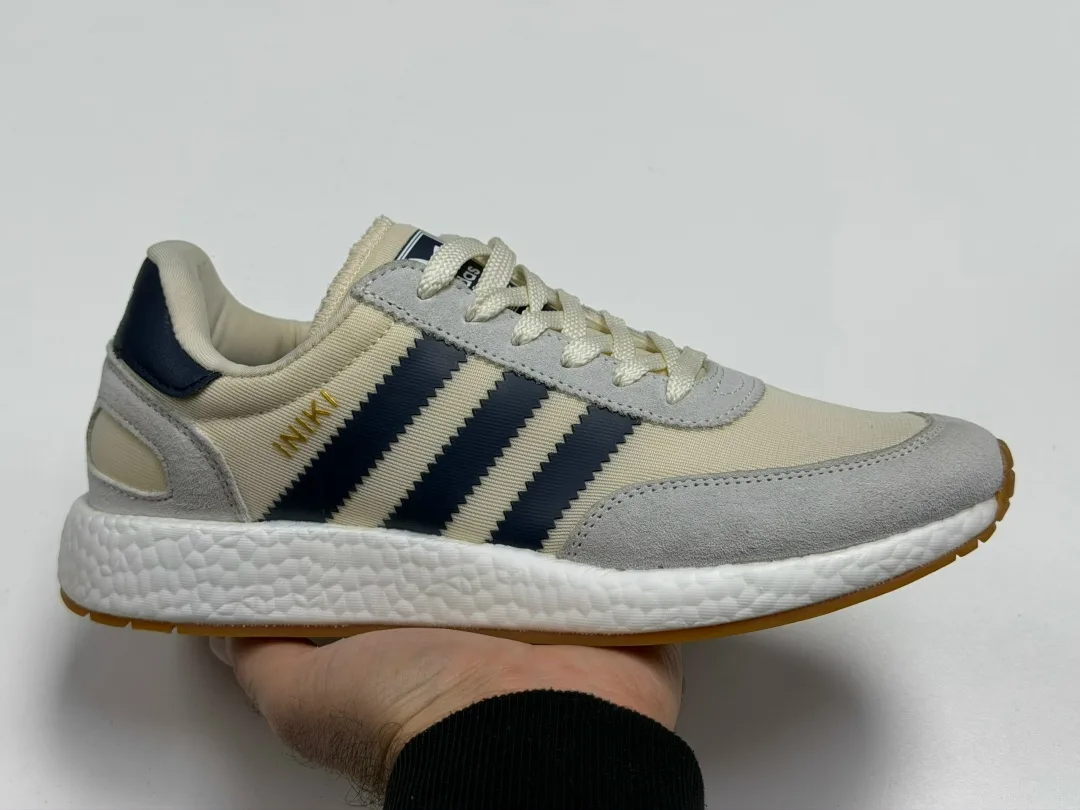Adidas кроссовки — фото 3