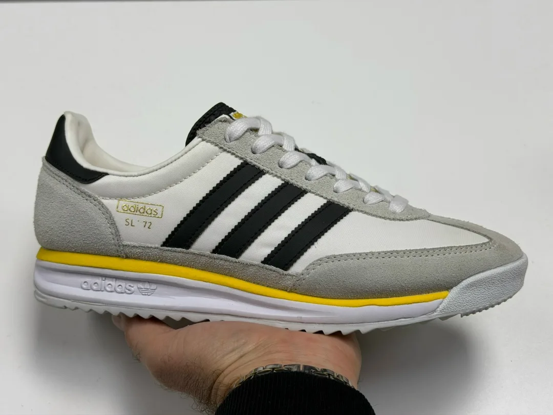 Adidas кроссовки — фото 2